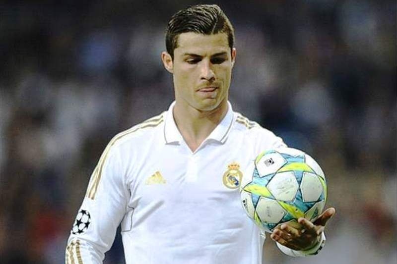 Ρεάλ Μαδρίτης: Υπέγραψε αυτόγραφα ο Ρονάλντο (video)