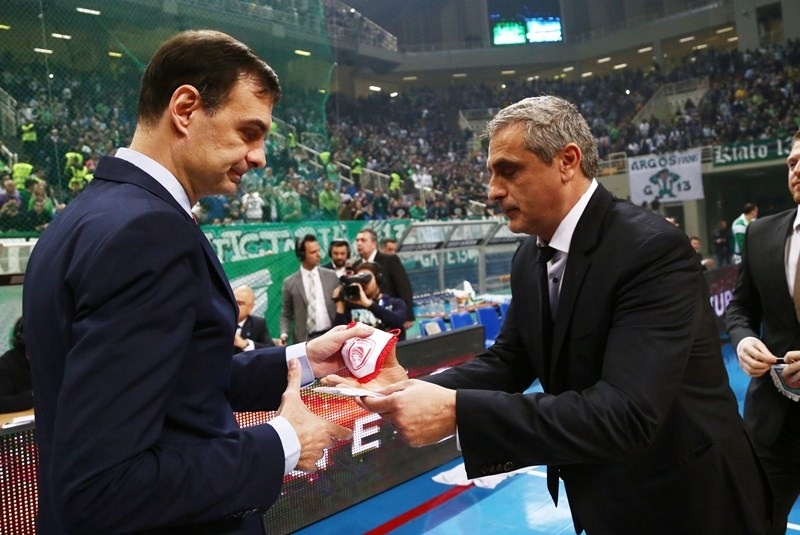 Παναθηναϊκός – Ολυμπιακός: Τα... αναμνηστικά Πεδουλάκη - Μπαρτζώκα (photos)