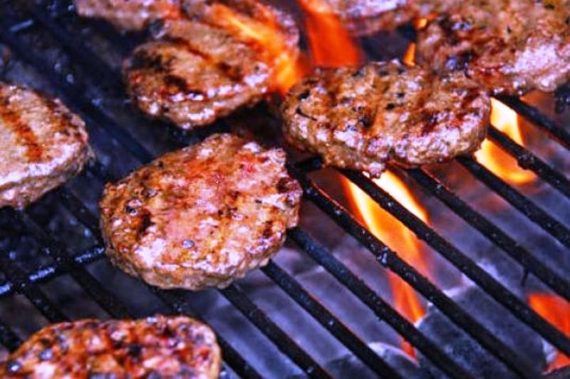 Συνταγή για πεντανόστιμα ψητά μπιφτέκια