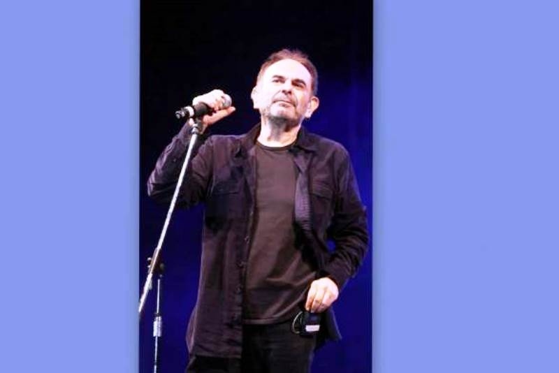Έπαθε σοκ γνωστός ηθοποιός όταν έμαθε τον «χαμό» του Μπουλά. Ξέσπασε σε λυγμούς