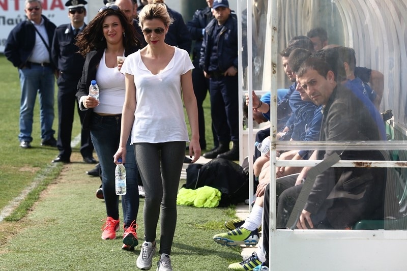 Θύελλα Ραφήνας – ΑΕΚ: Η γιατρός που τρέλανε τον κόσμο (photos)