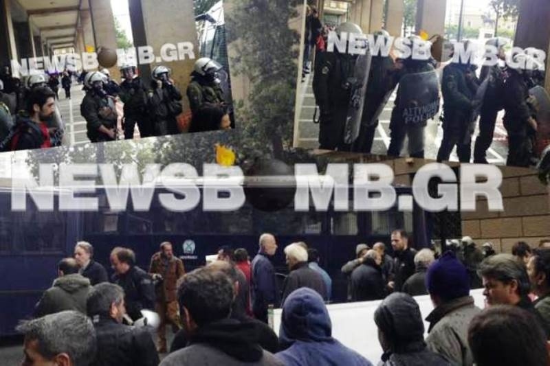 Σοβαρά επεισόδια με τραυματίες στο κέντρο της Αθήνας