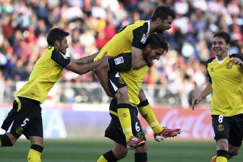 Ζωντανή για Ευρώπη η Σεβίλλη, 3-1 την Αλμερία
