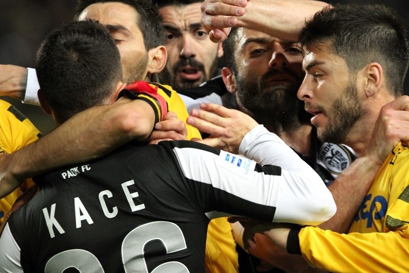 Super League: Στο… σκαμνί Σκόρδας, Κωνσταντινίδης