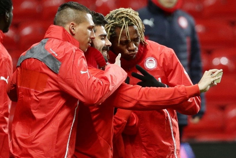 Ολυμπιακός: Η «ερυθρόλευκη» selfie στο «Όλντ Τράφορντ» (photos)