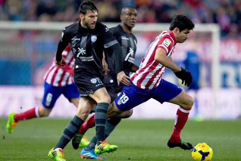 Λεβάντε: Ανανεώνει ο Καράμπελας