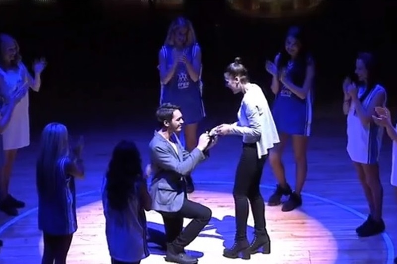 Ευρωλίγκα: Διπλή πρόταση γάμου! (video)