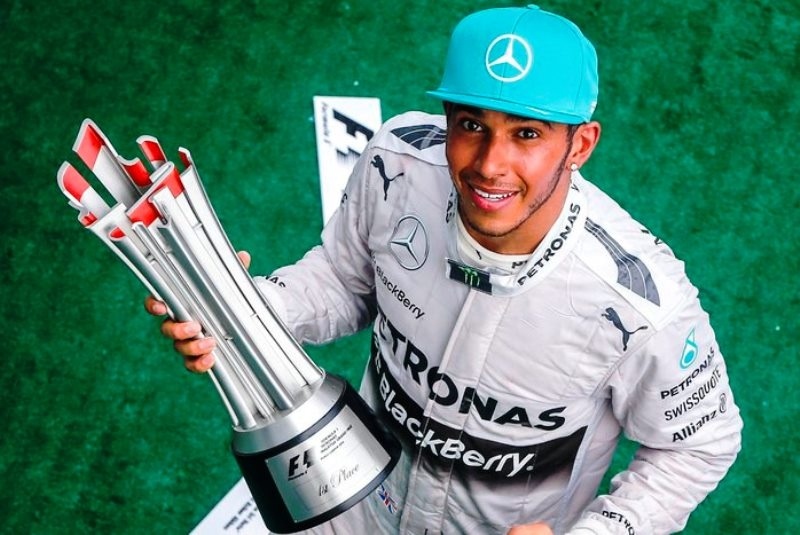 Χάμιλτον: «Αφιερωμένη στα θύματα της πτήσης»