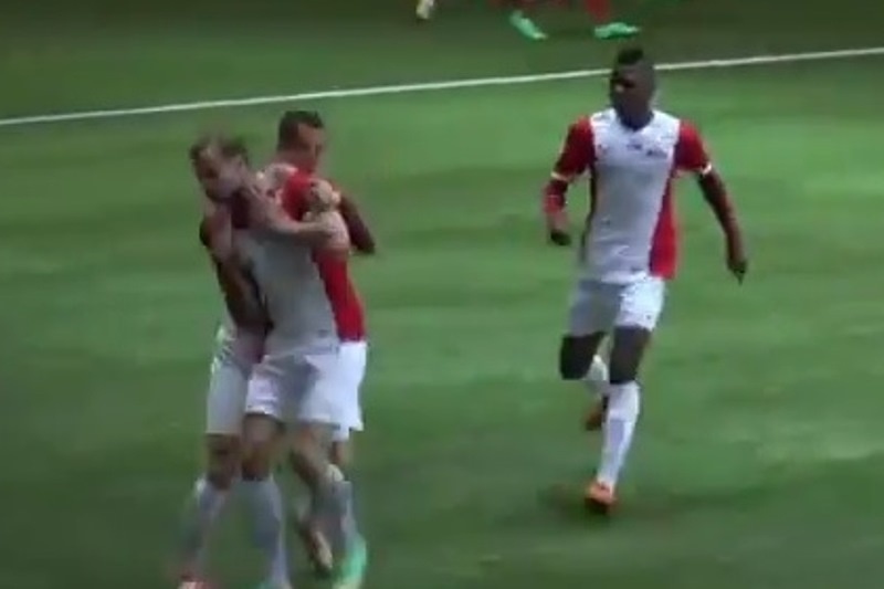 Λετονία: Δεν έκανε... Σκόντο στο γκολ (video)