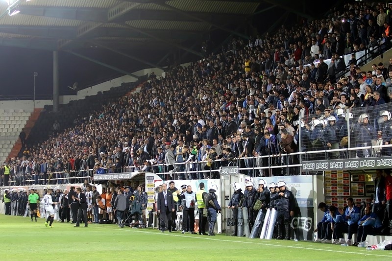 Super League: Έξι ΠΑΕ στο… σκαμνί