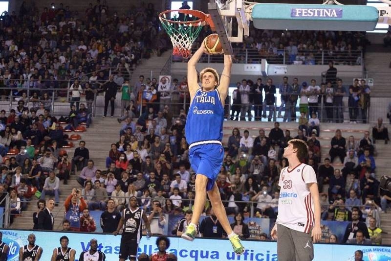Ιταλικό All Star Game: Καρφωματάρα από Πολονάρα! (videos)