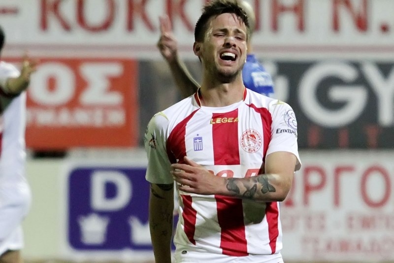 Ολυμπιακός Βόλου: Δυο μέσα, ένας έξω