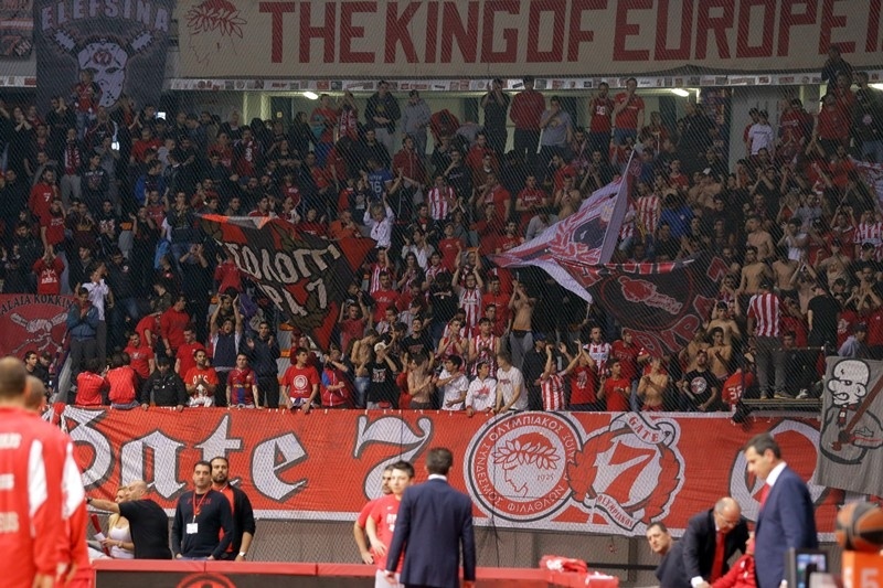 Ολυμπιακός: Πρόστιμο για τις κροτίδες