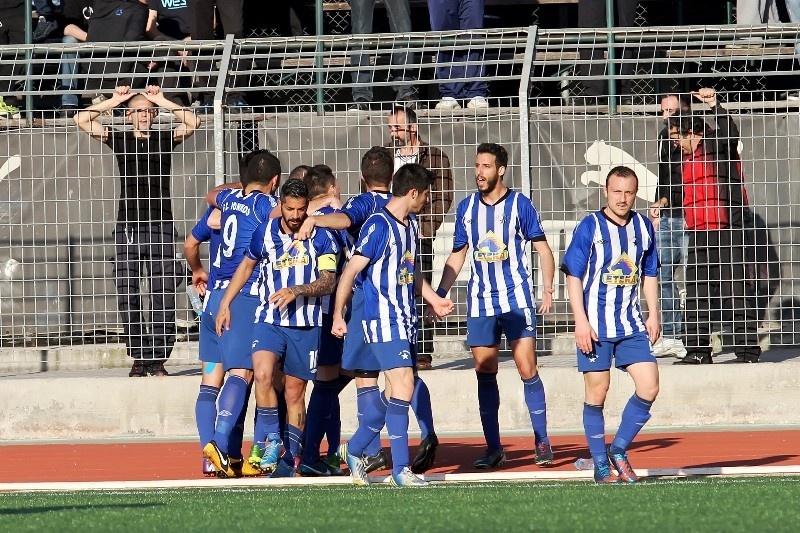 Ιωνικός: Με πολλές απουσίες στην Πεύκη