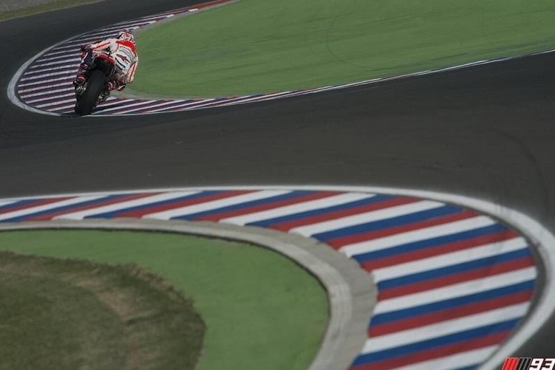 Moto GP: Χατ - τρικ... ο Μάρκεζ (videos)