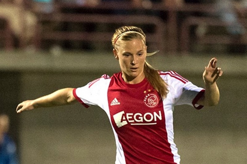 Άγιαξ: Τρομακτικό γκολ από την Κλαούντια (video)