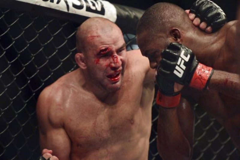 UFC: «Νυστέρι» για Teixeira