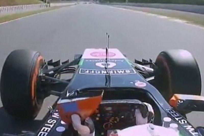 Φόρμουλα 1: Του έφυγε ο καθρέφτης και τον... έπιασε! (video)