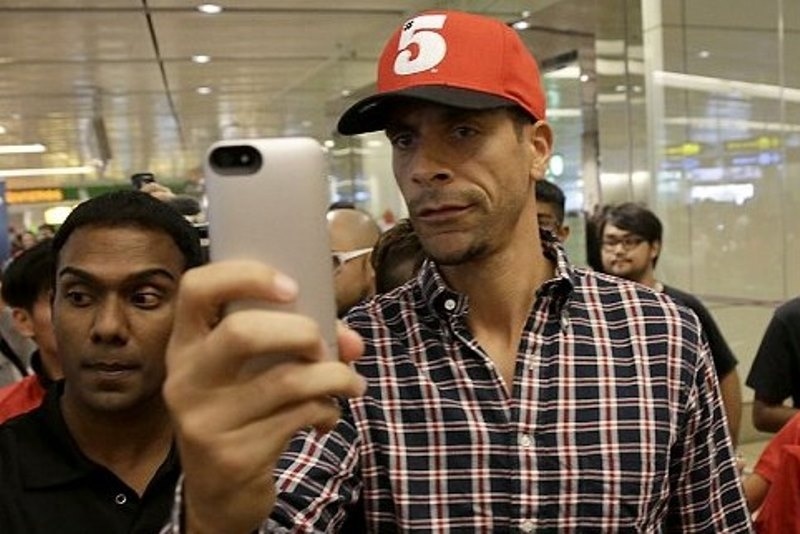 Μάντσεστερ Γιουνάιτεντ: Στη Σιγκαπούρη ο Φέρντιναντ (photos)