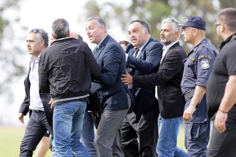 Ερμής – ΑΕΚ: Ένταση στο ημίχρονο και το τέλος (photos)