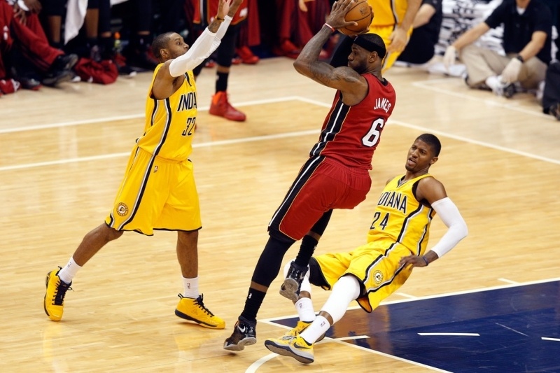 Μαϊάμι Χιτ: Δυσκολίες για Λεμπρόν