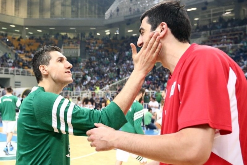 Onsports TV: Οι αγκαλιές Διαμαντίδη με Σπανούλη, Σερμαντίνι (videos+photos)