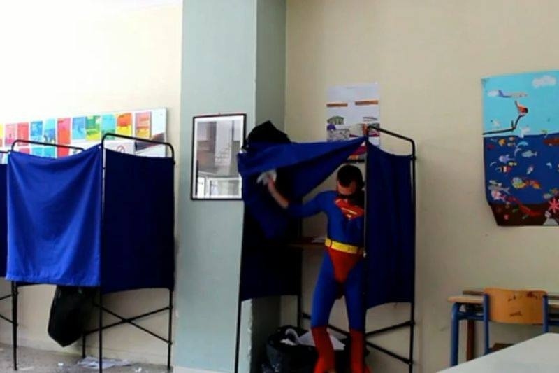 Εκλογές 2014: Στις... κάλπες και ο Superman! (video)