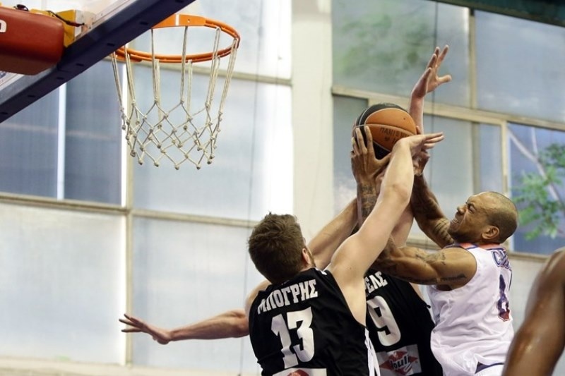 Κάρτερ: «Πιο επιθετικοί στην άμυνα» (photos)