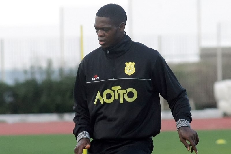 Εργοτέλης: Στην έξοδο και οι Αντελέγιε, Κούμπικ