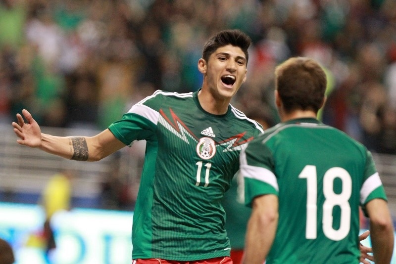 Ολυμπιακός: Οι οπαδοί καλωσορίζουν Πουλίδο (videο)