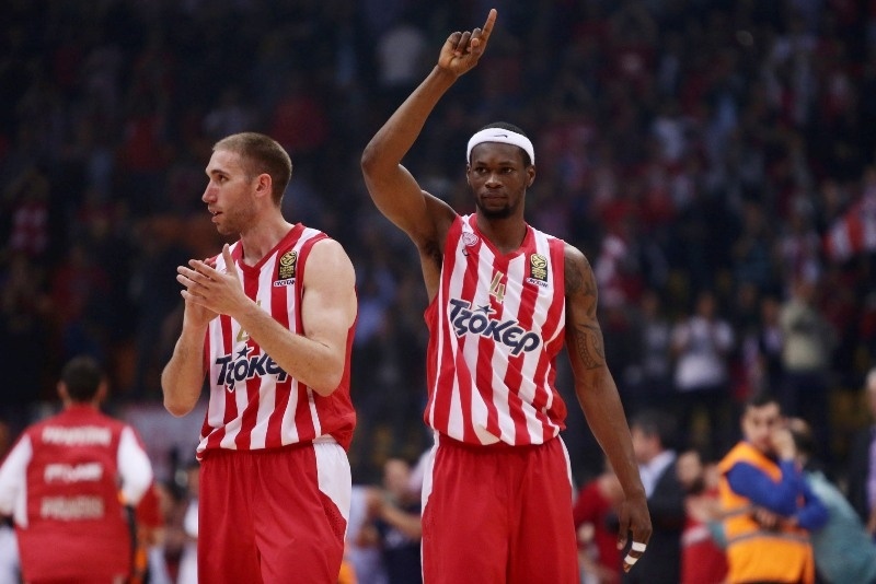 Ολυμπιακός: Ο γκολφέρ Πέτγουεϊ και η περιέργεια του Λοτζέσκι (photo)