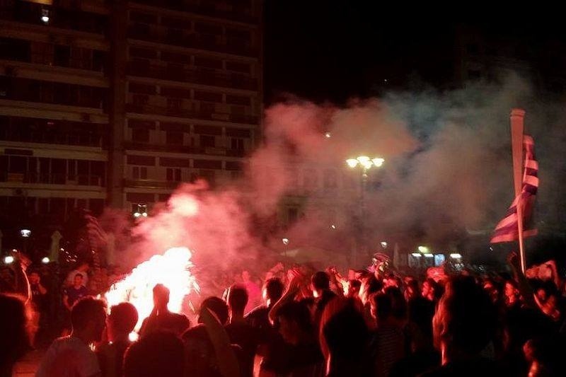 Ελλάδα – Ακτή Ελεφαντοστού: Βγήκαν στους δρόμους οι Έλληνες! (video)