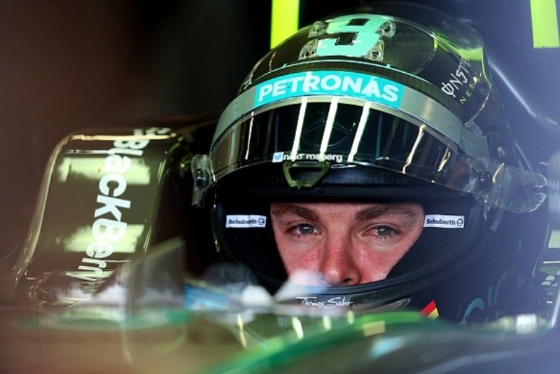 Μερσέντες: Με κράνος για τη Γερμανία ο Ρόζμπεργκ (photo)