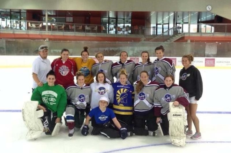 Κοριτσίστικος πόλεμος στον πάγο (video)