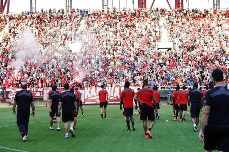 Ολυμπιακός: Το βίντεο της παρουσίασης και της αποθέωσης (video)