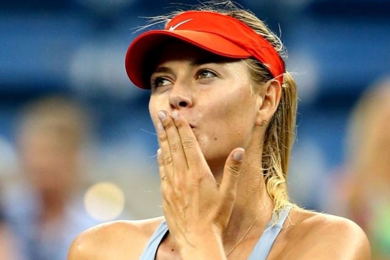 US Open: Πέρασε και έστειλε… φιλιά η Σαράποβα (photos)