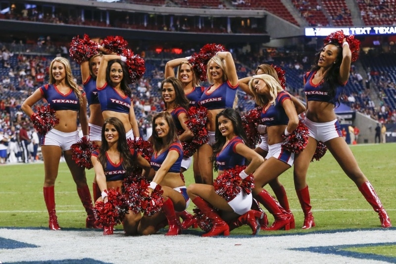 NFL: Έτοιμες και οι Cheerleaders (photos)