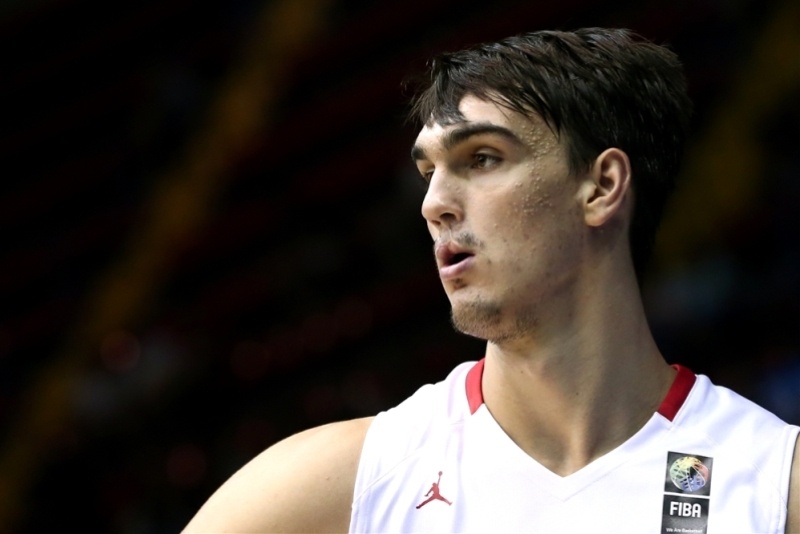 Σάριτς: «Πολύ καλύτερη η Ελλάδα»