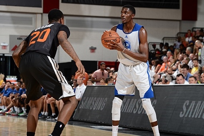 Γκόλντεν Στέιτ Ουόριορς: Πήραν Τζάστιν Χολιντέι