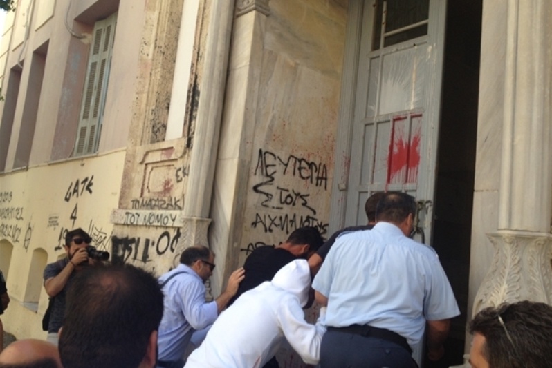 Βαρύτατες κατηγορίες για τους συλληφθέντες  στη Νέα Αλικαρνασσό