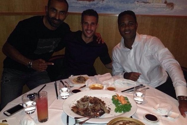 Τα αστέρια της Μάντσεστερ Γιουνάιτεντ και οι τυχεροί οπαδοί (photos)