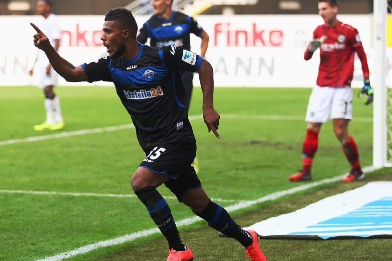 Στην κορυφή η Πάντερμπορν, 2-0 το Αννόβερο (video)