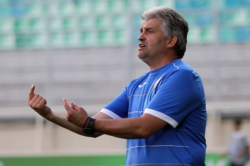 Σάκης Τσιώλης