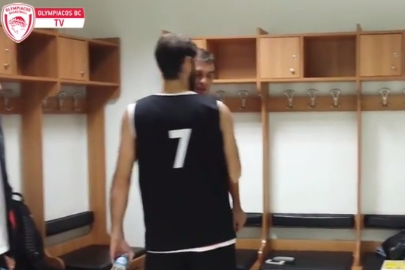 Ολυμπιακός: Στα αποδυτήρια ο Περπέρογλου (video)