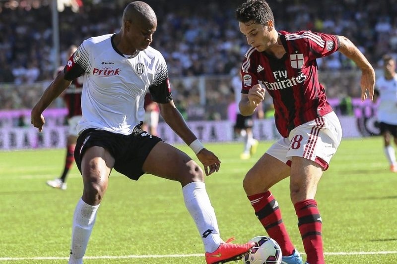 «Κόλλησε» η Μίλαν, 1-1 με Τσεζένα (videos)