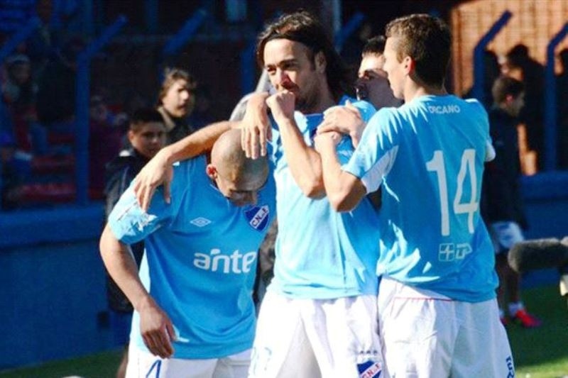 Γκολάρα από τον αγέραστο Ρεκόμπα (video)