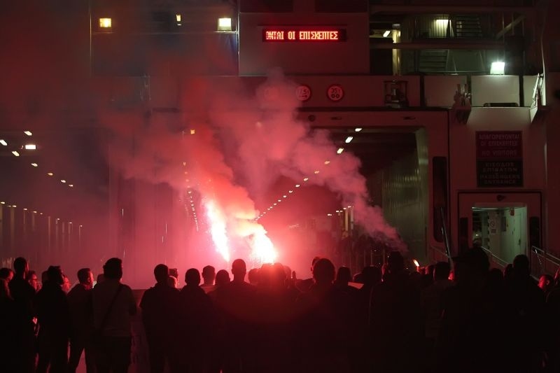 Δάκρυσε ο Πειραιάς για Κατσούλη (videos+photos)