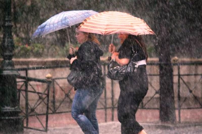 Καιρός: Έρχονται (ξανά) βροχές και καταιγίδες