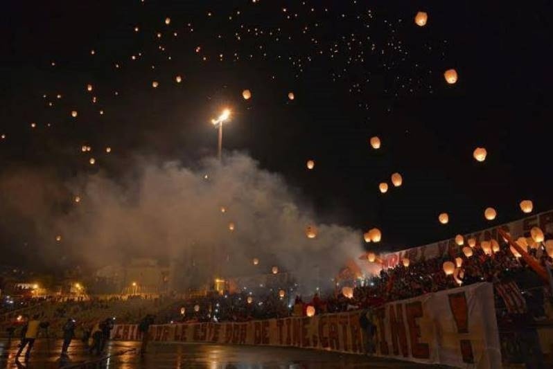 Απίστευτος φόρος τιμής από τους οπαδούς της Ντιναμό Βουκουρεστίου (video+photos)