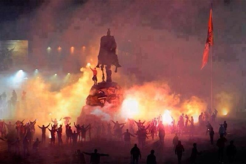 Αλβανία: Υποδοχή ηρώων στους διεθνείς (video+photos)